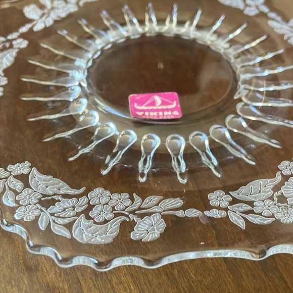 Vintage New Martinsville Viking hand made plate 7.5” floral etched glass - Picture 2 of 8